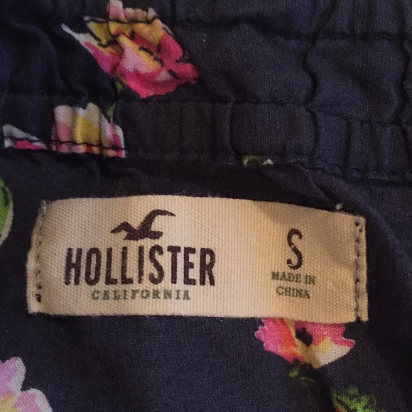 Navy Blue floral Hollister tank - Picture 2 of 2